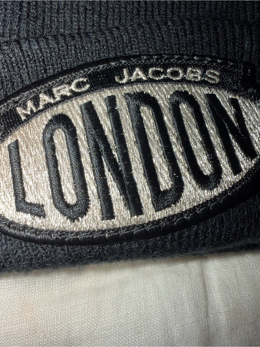 MARC JACOBS LONDON BLACK & GOLD BEANIE NWT